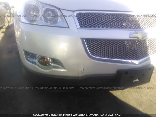 1GNKRLED1CJ178632 - 2012 CHEVROLET TRAVERSE LTZ WHITE photo 6