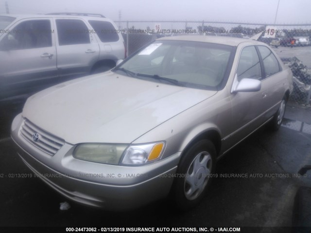 JT2BF22K3V0064700 - 1997 TOYOTA CAMRY LE/XLE Алтын фото 2