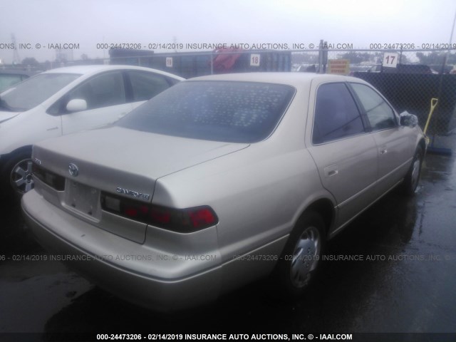 JT2BG22K8X0331961 - 1999 TOYOTA CAMRY LE/XLE TAN photo 4