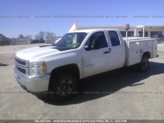 1GB2CVCG3CZ314705 - 2012 CHEVROLET SILVERADO C2500 HEAVY DUTY WHITE photo 2