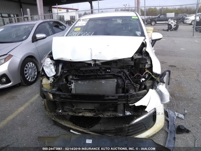 KNADM4A33G6557771 - 2016 KIA RIO LX WHITE photo 6