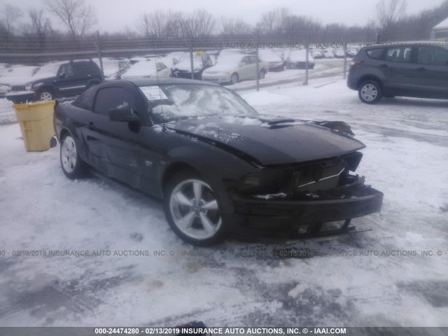 1ZVHT82H675199870 - 2007 FORD MUSTANG GT BLACK photo 1