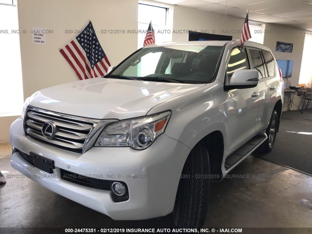 JTJBM7FX4B5022175 - 2011 LEXUS GX WHITE photo 2