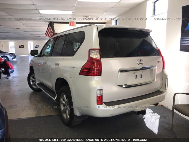 JTJBM7FX4B5022175 - 2011 LEXUS GX WHITE photo 3