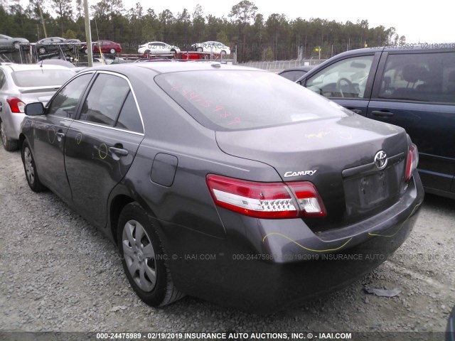 JTNBF3EK6A3000437 - 2010 TOYOTA CAMRY SE/LE/XLE GRAY photo 3
