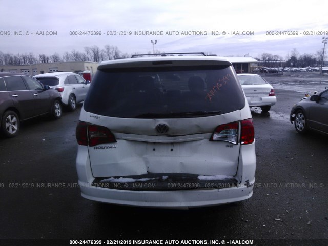 2V4RW3DGXBR625731 - 2011 VOLKSWAGEN ROUTAN SE WHITE photo 6