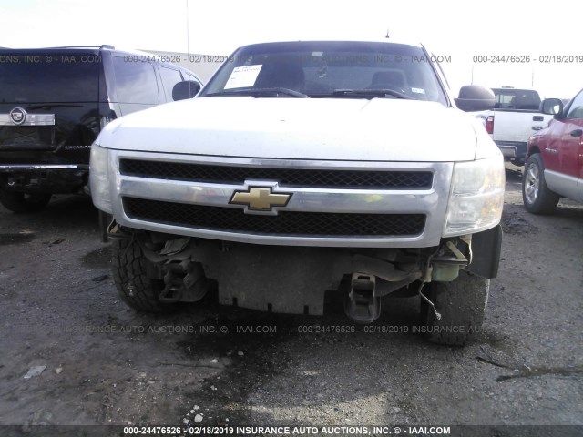 3GCPKSE37BG231922 - 2011 CHEVROLET SILVERADO K1500 LT WHITE photo 6