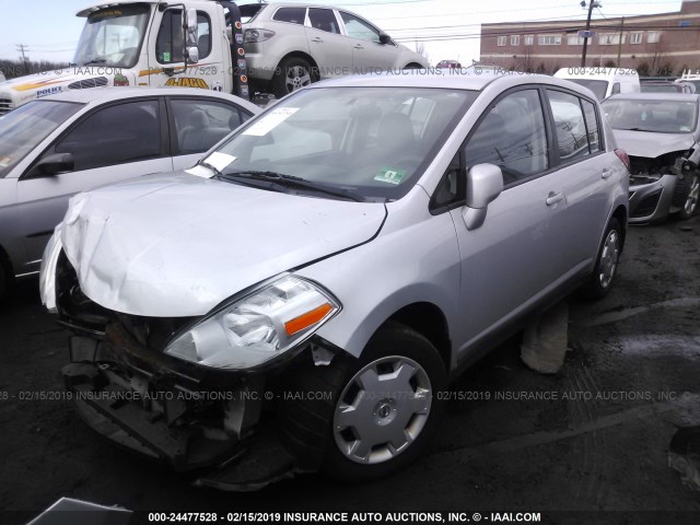 3N1BC13E48L375405 - 2008 NISSAN VERSA S/SL SILVER photo 2