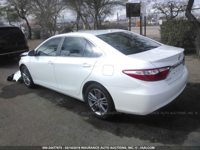 4T1BF1FK7FU114600 - 2015 TOYOTA CAMRY LE/XLE/SE/XSE 白色 照片 3