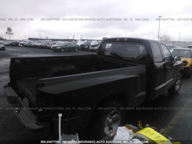 1D3HE32N98S590351 - 2008 DODGE DAKOTA SXT BLACK photo 4