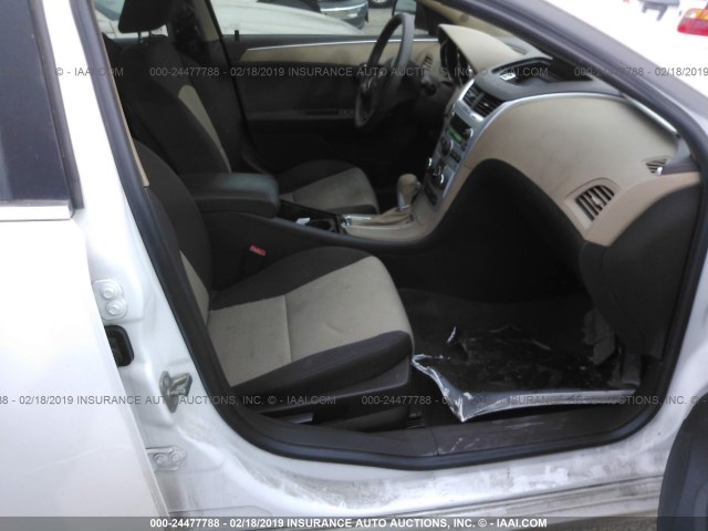 1G1ZB5E04CF146774 - 2012 CHEVROLET MALIBU LS WHITE photo 5