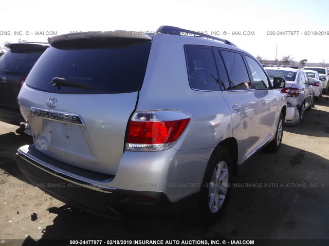 5TDZK3EH0DS118795 - 2013 TOYOTA HIGHLANDER PLUS/SE SILVER photo 4