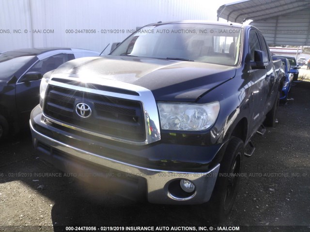 5TFRM5F19DX060736 - 2013 TOYOTA TUNDRA DOUBLE CAB SR5 BLACK photo 2