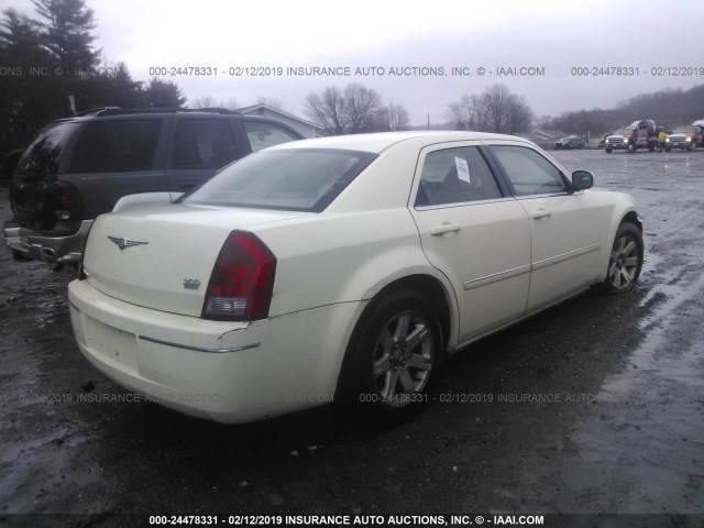 2C3KA53G07H693495 - 2007 CHRYSLER 300 TOURING WHITE photo 4