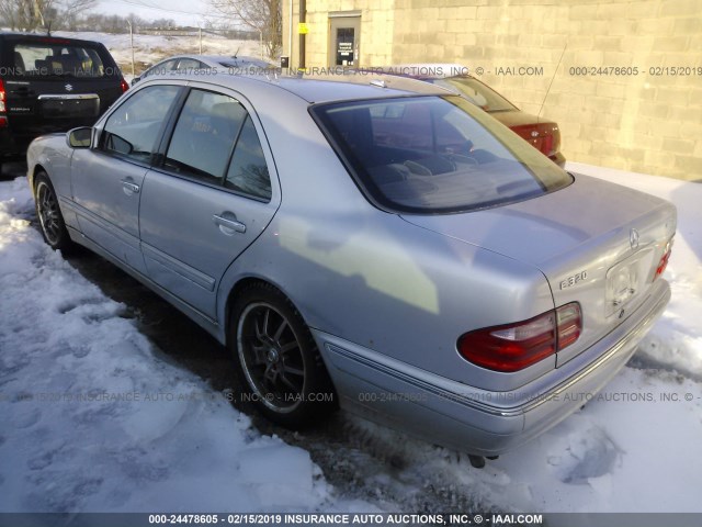 WDBJF82J71X045418 - 2001 MERCEDES-BENZ E 320 4MATIC GRAY photo 3