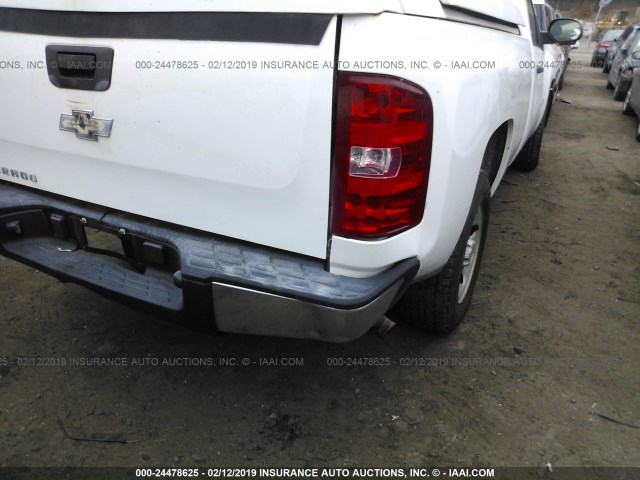 1GCEC14X49Z240123 - 2009 CHEVROLET SILVERADO C1500 WHITE photo 6