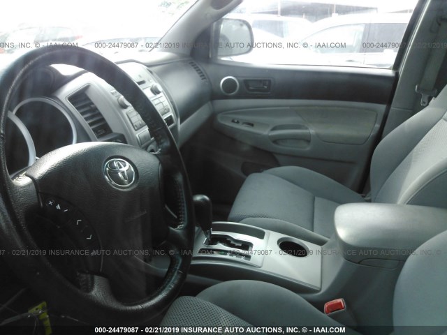 3TMLU4EN2BM069611 - 2011 TOYOTA TACOMA DOUBLE CAB 黑色 照片 5