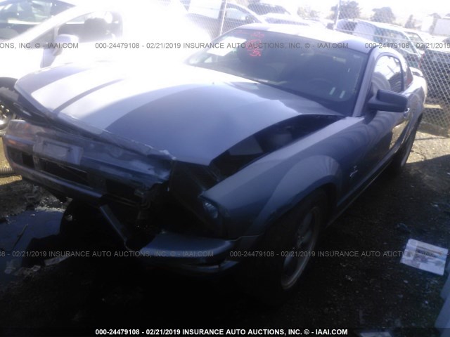 1ZVFT80N965142206 - 2006 FORD MUSTANG GRAY photo 2