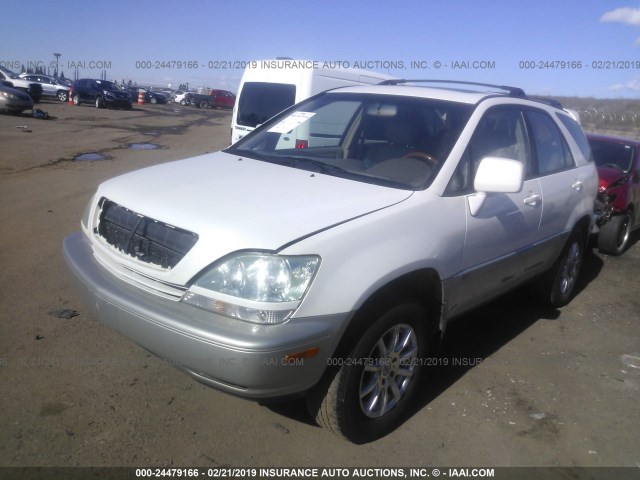 JTJHF10U520268424 - 2002 LEXUS RX 300 WHITE photo 2