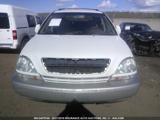 JTJHF10U520268424 - 2002 LEXUS RX 300 WHITE photo 6