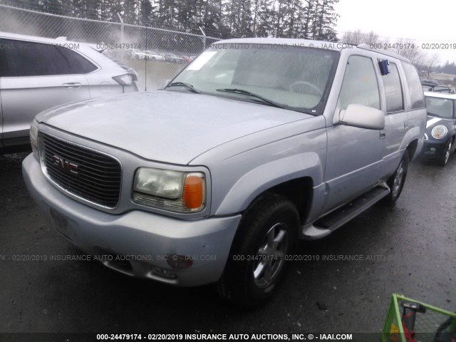 1GKEK13R1XR914803 - 1999 GMC DENALI SILVER photo 2