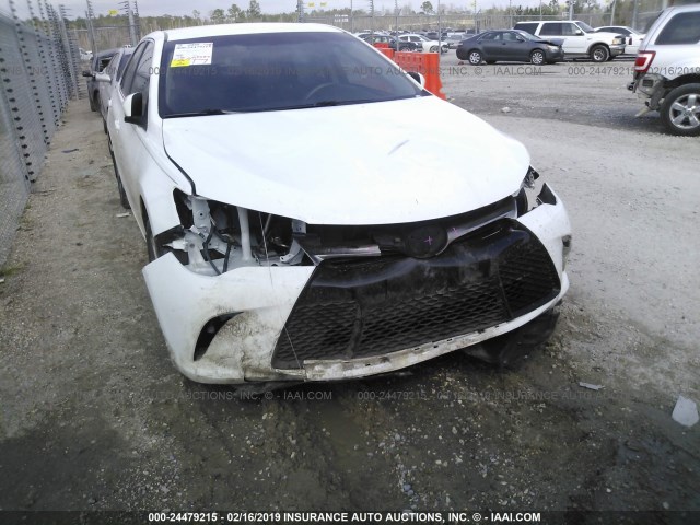 4T1BF1FK7FU880410 - 2015 TOYOTA CAMRY LE/XLE/SE/XSE თეთრი ფოტო 6