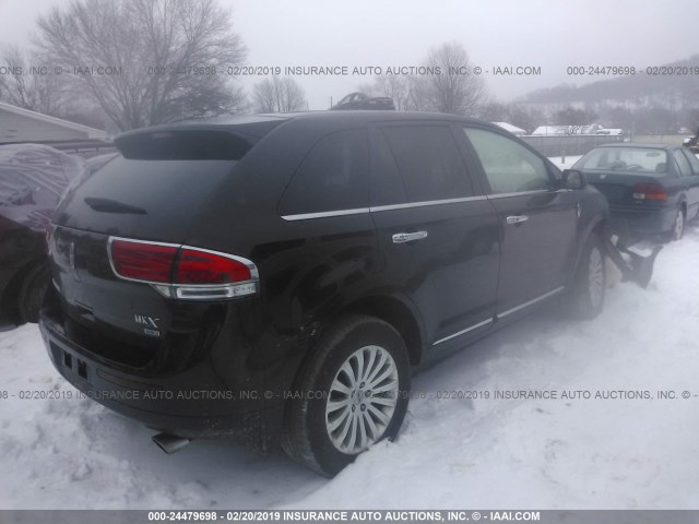 2LMDJ8JK2DBL31857 - 2013 LINCOLN MKX BLACK photo 4