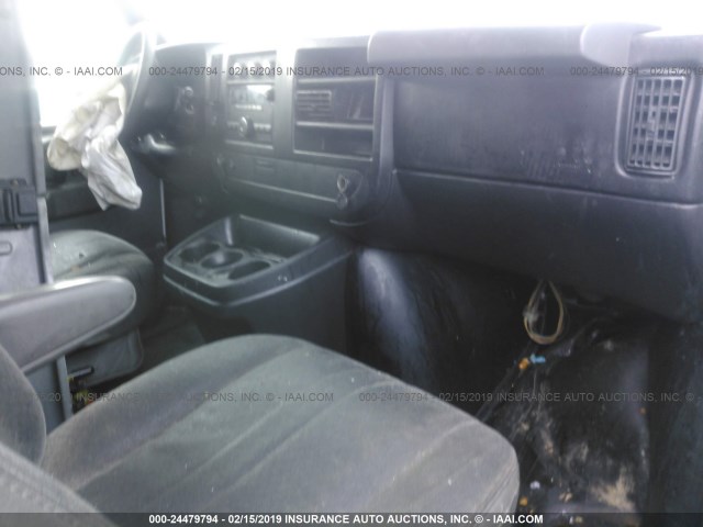 1GCSGAFX2C1160782 - 2012 CHEVROLET EXPRESS G1500  WHITE photo 5