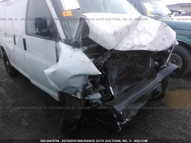 1GCSGAFX2C1160782 - 2012 CHEVROLET EXPRESS G1500  WHITE photo 6