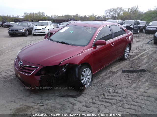 4T4BF3EK5AR041870 - 2010 TOYOTA CAMRY SE/LE/XLE RED photo 2