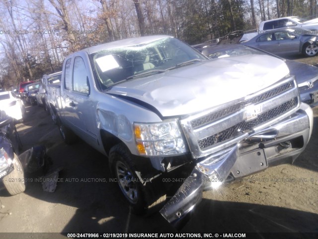 1GCRKSEA0BZ282864 - 2011 CHEVROLET SILVERADO K1500 LT SILVER photo 1