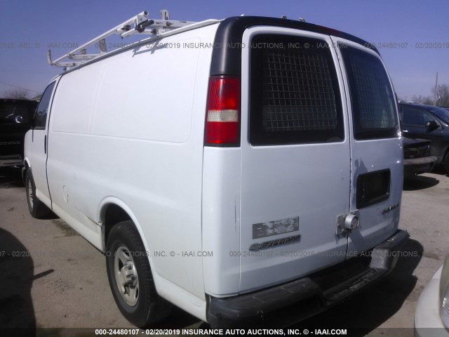 1GCFG15X661252761 - 2006 CHEVROLET EXPRESS G1500  WHITE photo 3