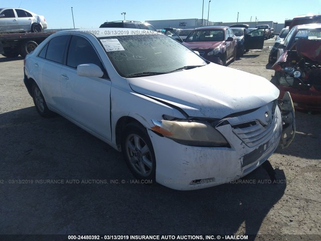 4T1BE46K17U570999 - 2007 TOYOTA CAMRY NEW GENERAT CE/LE/XLE/SE WHITE photo 1