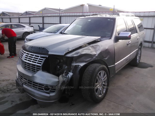5LMFU27588LJ10728 - 2008 LINCOLN NAVIGATOR 银色 照片 2