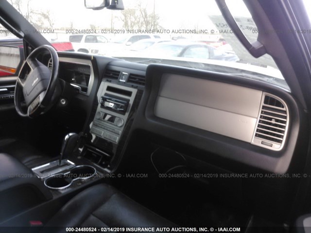 5LMFU27588LJ10728 - 2008 LINCOLN NAVIGATOR 银色 照片 5