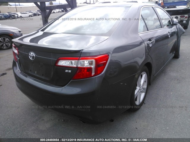 4T1BF1FK5EU383063 - 2014 TOYOTA CAMRY L/SE/LE/XLE 灰色 照片 4