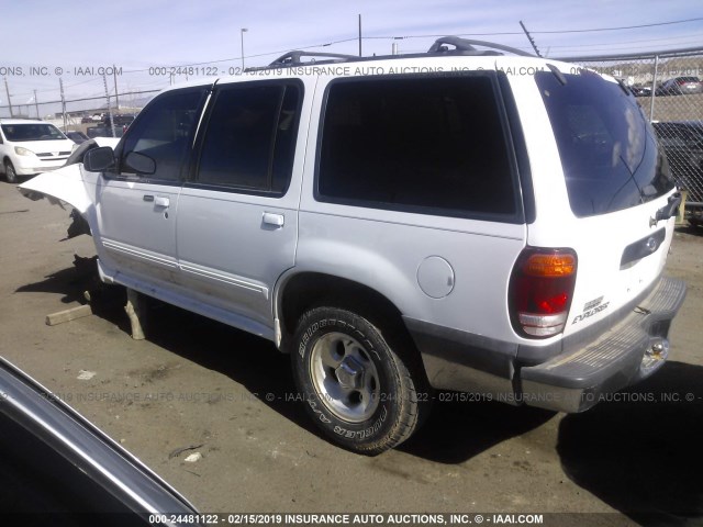 1FMZU73E0YZC05820 - 2000 FORD EXPLORER XLT WHITE photo 3