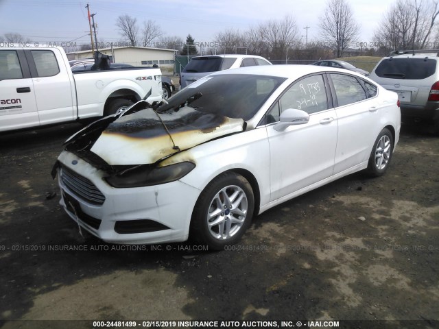 1FA6P0HD8E5400417 - 2014 FORD FUSION SE WHITE photo 2