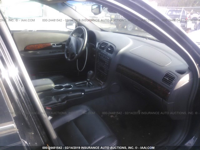 1LNHM87A22Y714085 - 2002 LINCOLN LS أسود صورة 5