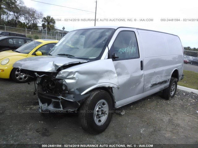 1GTW7AFF1G1252268 - 2016 GMC SAVANA G2500 SILVER photo 2