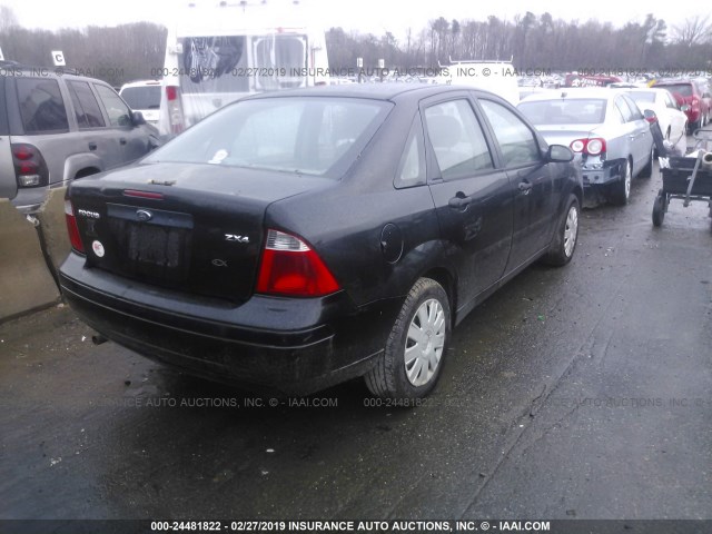 1FAFP34N15W164512 - 2005 FORD FOCUS ZX4 BLACK photo 4