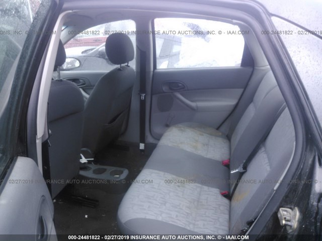 1FAFP34N15W164512 - 2005 FORD FOCUS ZX4 BLACK photo 8