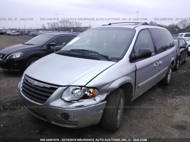 2C4GP54L55R456441 - 2005 CHRYSLER TOWN & COUNTRY TOURING SILVER photo 2
