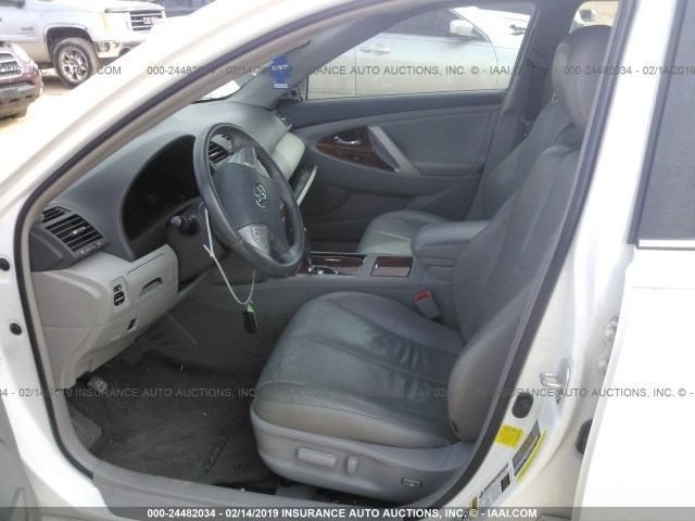 4T1BK3EK9BU629777 - 2011 TOYOTA CAMRY SE/LE/XLE 白色 照片 5