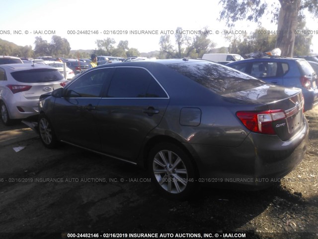 4T4BF1FK0ER356634 - 2014 TOYOTA CAMRY L/SE/LE/XLE 灰色 照片 3