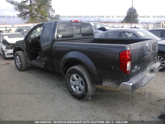 1N6AD0CU0BC435834 - 2011 NISSAN FRONTIER SV/PRO-4X GRAY photo 3