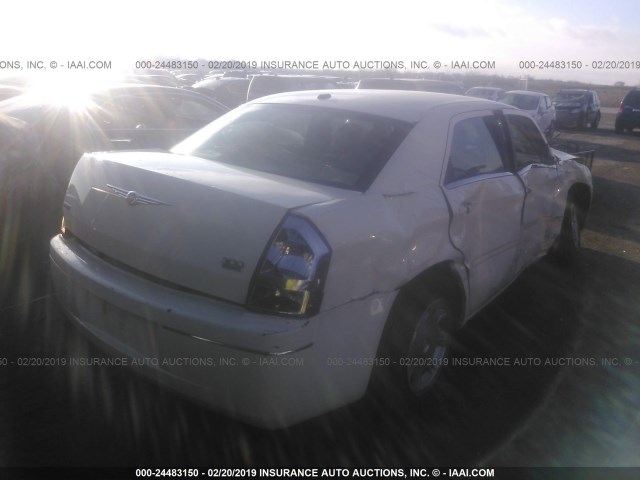 2C3KA53G57H795343 - 2007 CHRYSLER 300 TOURING WHITE photo 4