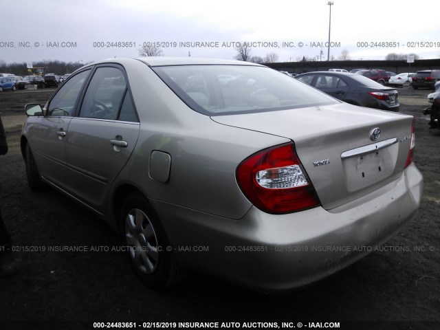 4T1BE32K33U221028 - 2003 TOYOTA CAMRY LE/XLE/SE GOLD photo 3