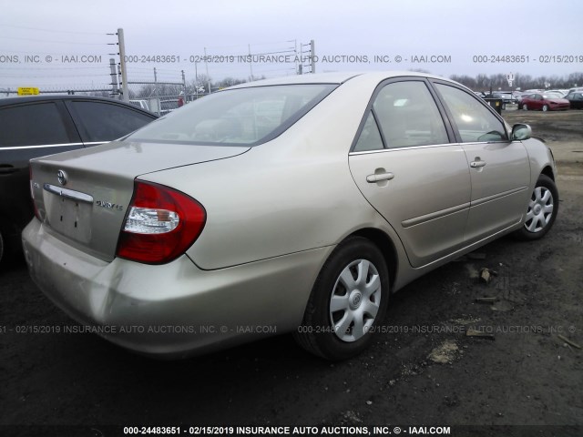 4T1BE32K33U221028 - 2003 TOYOTA CAMRY LE/XLE/SE GOLD photo 4