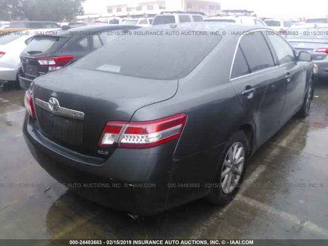 4T4BF3EK9BR108438 - 2011 TOYOTA CAMRY SE/LE/XLE GRAY photo 4